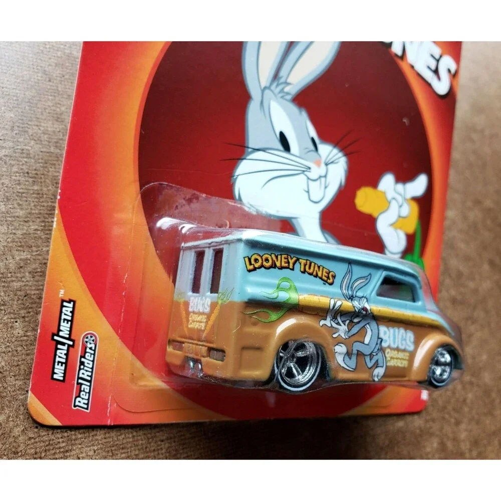 2013 Hot Wheels  DAIRY DELIVERY Light Blue POP CULTURE: LOONEY TUNES 1:64 WLRR5S